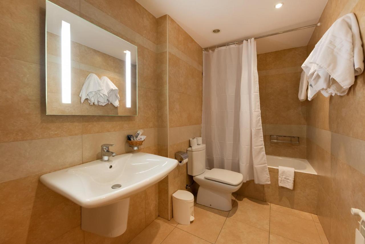 Aparthotel Iceberg Sant Julia de Loria Exterior photo
