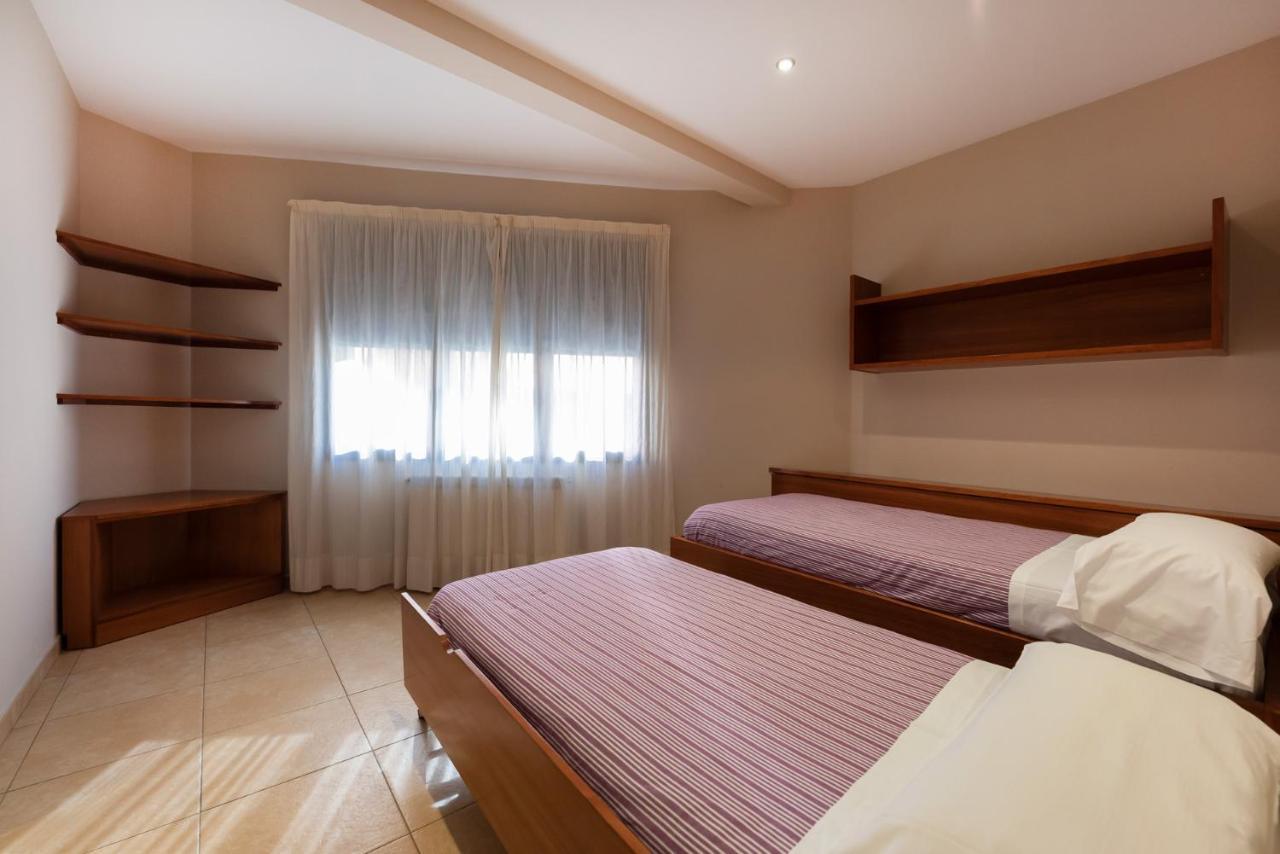 Aparthotel Iceberg Sant Julia de Loria Exterior photo